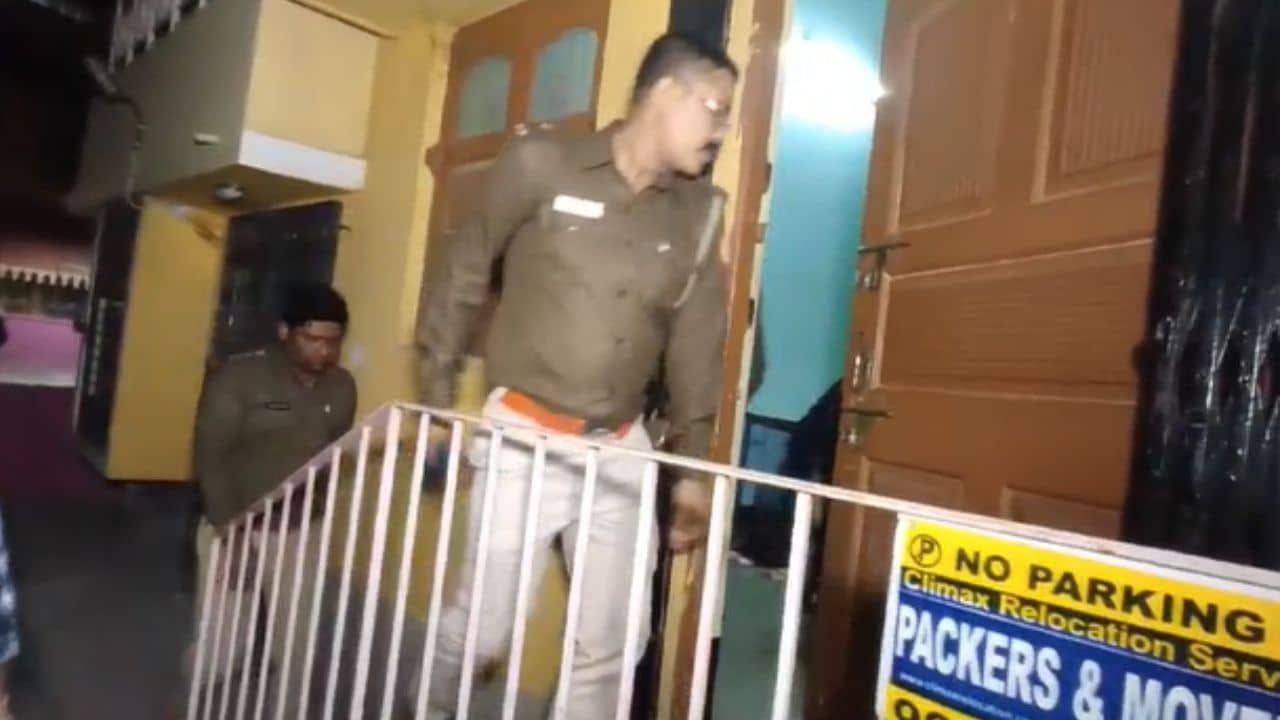 Dumdum: টার্গটে ছিলেন সরকারি কর্মীরা, পুলিশ আধিকারিক কি না বাড়ি ভাড়া দিয়ে এইসব করবেন! মাথায় হাত দমদমবাসীর