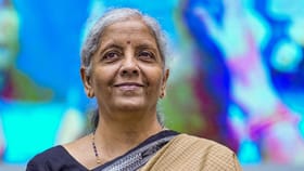 ১২ লাখ কর ছাড় নতুন নিয়মে, পুরনো আয়কর কাঠামো কি তাহলে উঠে গেল?