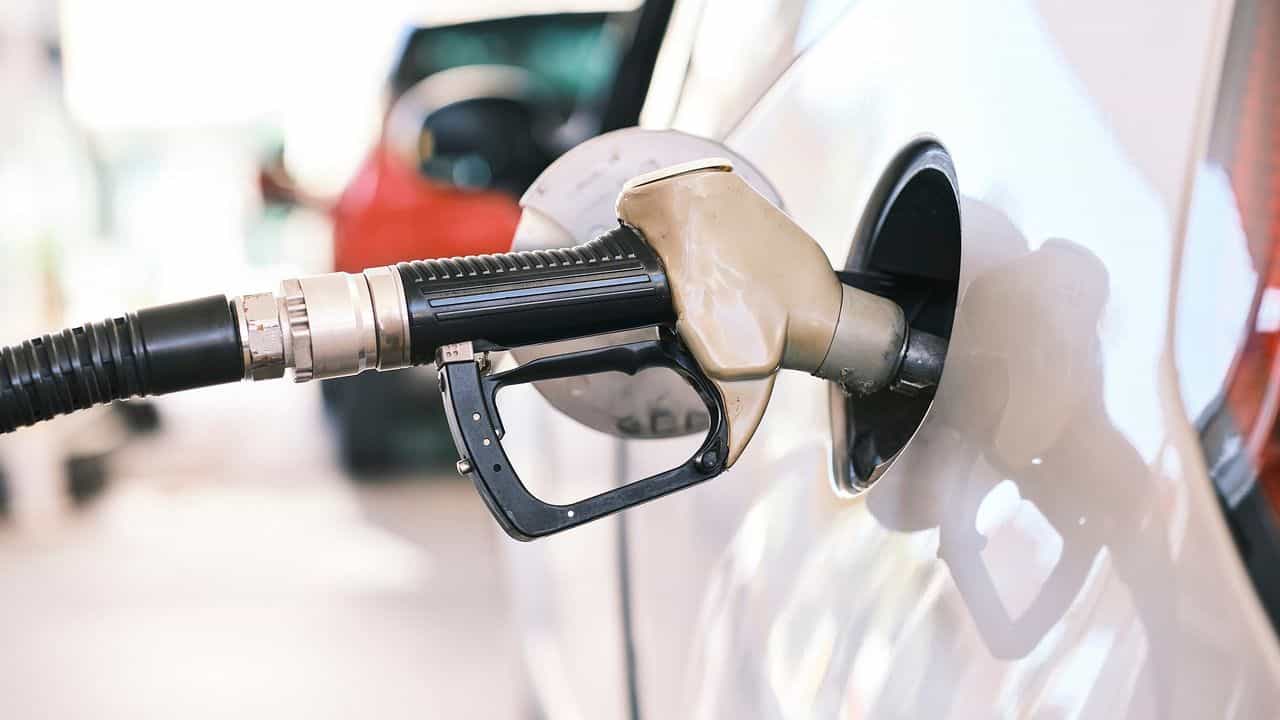 Petrol-Diesel Price: জলের মতো সস্তা! ৮০ টাকায় নেমে আসবে পেট্রোল-ডিজেলের দাম? Petrol-Diesel Price: জলের মতো সস্তা! ৮০ টাকায় নেমে আসবে পেট্রোল-ডিজেলের দাম?