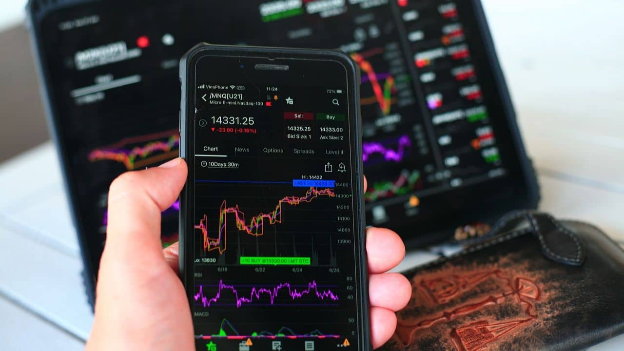 Stock Market Crash: সোমবারে সাড়ে সর্বনাশ? ডুবে যাবে সব টাকা? দালাল স্ট্রিটের রক্তাক্ত রিপোর্ট বলছে...