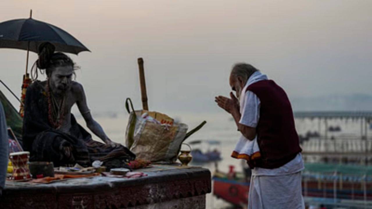 Naga Sadhu: প্রয়াগ ছেড়ে এবার কাশীতে ভিড় জমাচ্ছেন একের পর নাগা সাধু! উদ্দেশ্যটা কী জানেন?