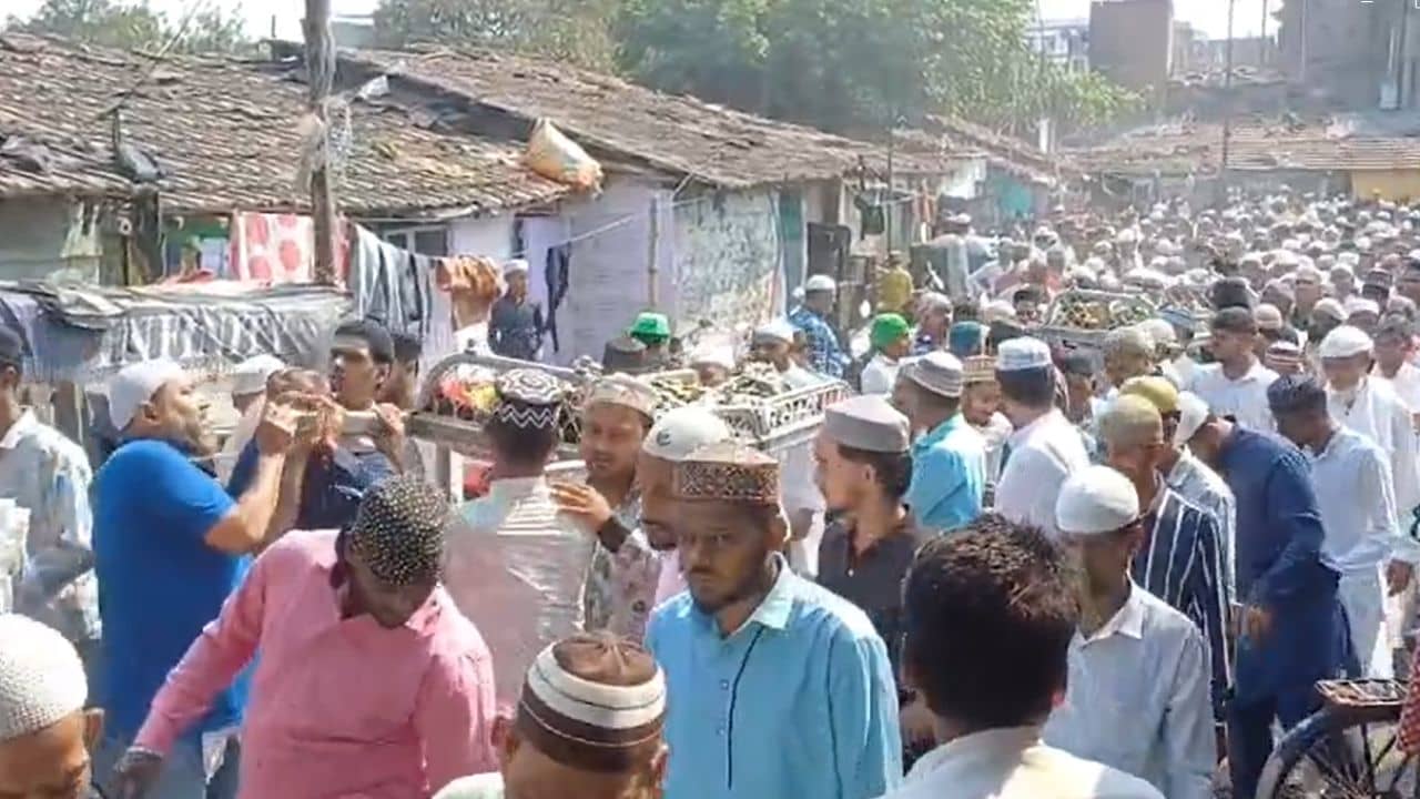 Road Accident: উত্তর প্রদেশে বিয়েবাড়িতে গিয়েছিলেন, কামারহাটির পরিবারের আর বাড়ি ফেরা হল না