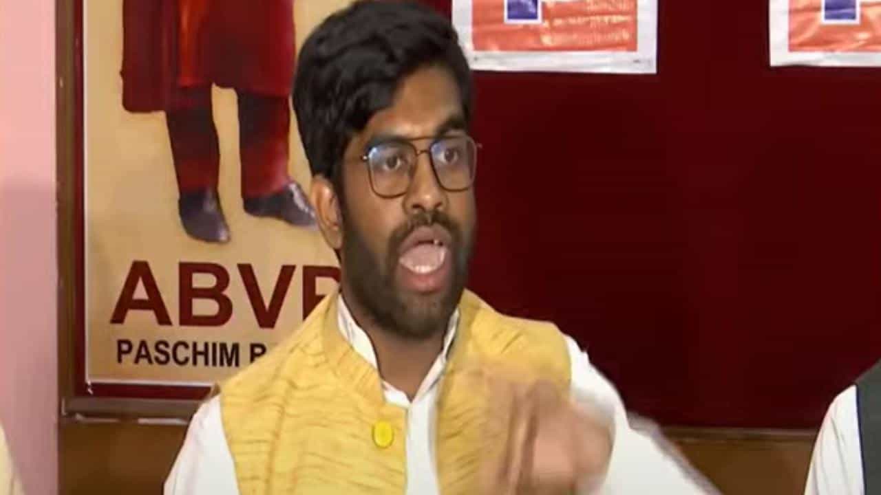 ABVP on JU: ‘ভোট হলে ইঞ্জিনিয়রিং ডিপার্টমেন্ট বামপন্থীদের হাতে থাকবে না’, যাদবপুরের ‘রিপোর্ট কার্ড’ ABVP-র হাতে ABVP on JU: ‘ভোট হলে ইঞ্জিনিয়রিং ডিপার্টমেন্ট বামপন্থীদের হাতে থাকবে না’, যাদবপুরের ‘রিপোর্ট কার্ড’ ABVP-র হাতে