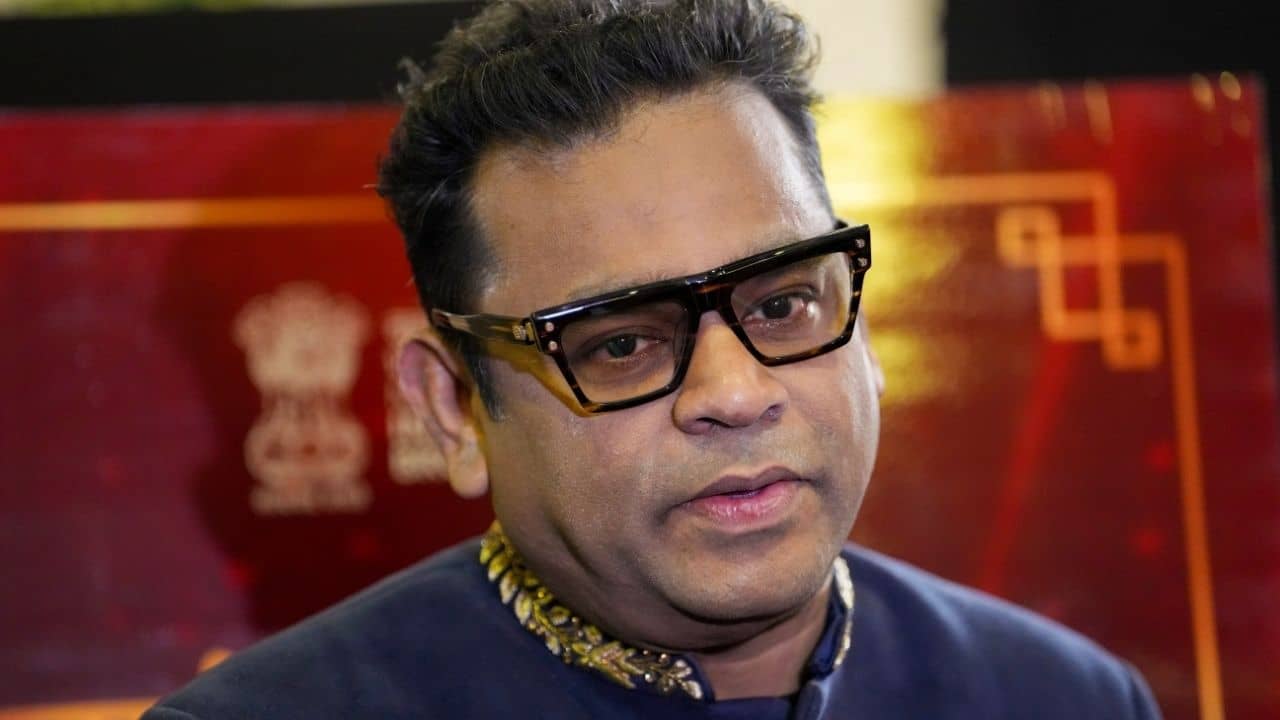 AR Rahman Hospitalized: লন্ডন থেকে ফিরেই অসুস্থ, তড়িঘড়ি হাসপাতালে ভর্তি করা হল এআর রহমানকে