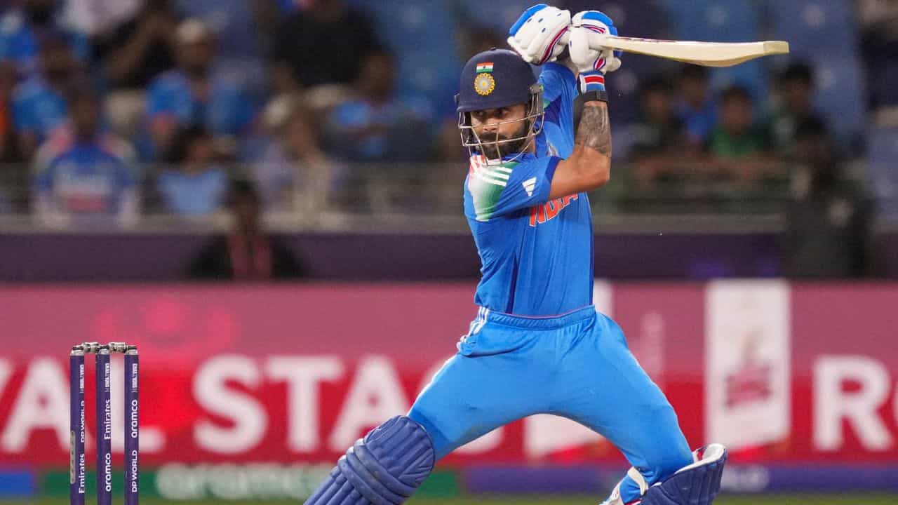 Virat Kohli: বিরাট কোহলির 'ট্রিপল সেঞ্চুরি'র ম্যাচের আগে মুগ্ধ শ্রেয়স-সামি-কুলদীপরা, বললেন... Virat Kohli: বিরাট কোহলির 'ট্রিপল সেঞ্চুরি'র ম্যাচের আগে মুগ্ধ শ্রেয়স-সামি-কুলদীপরা, বললেন...