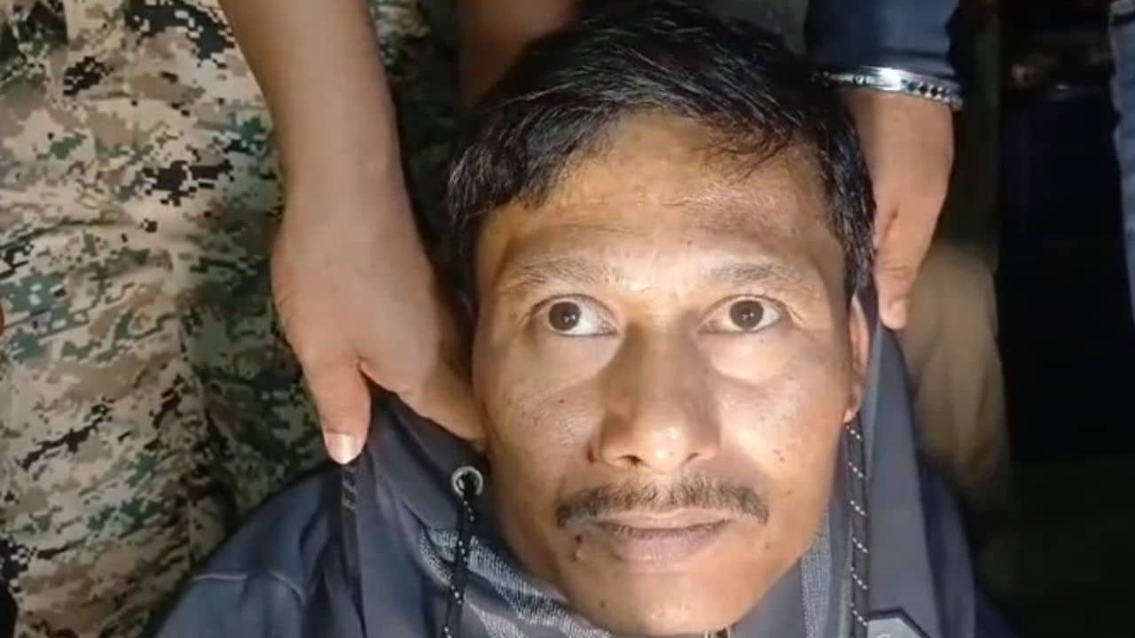 Alipurduar: মাদক পাচার চক্রের সঙ্গে জড়িত, চাকরি ও পদ সবই খুইয়ে হাজতে তৃণমূলের অঞ্চল সভাপতি