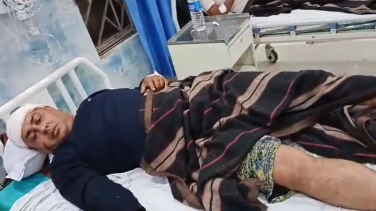 Alipurduar: রং খেলার রাতে মদ্যপ যুবকদের হাতে আক্রান্ত আরপিএফ কর্মী