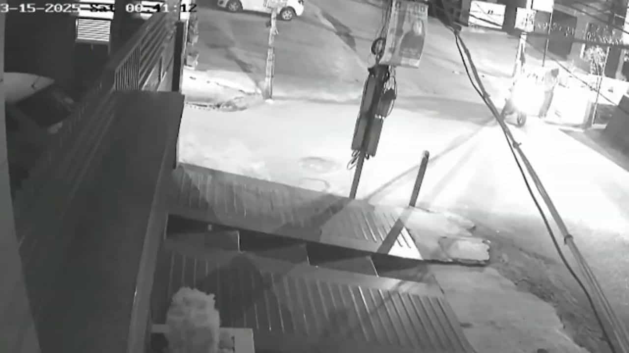 Amritsar Temple Attack: ভারতে নাশকতার ছক কষছে পাকিস্তানিরা? মধ্যরাতে অমৃতসরের মন্দিরে বোমা হামলা! বড় দাবি কমিশনারের Amritsar Temple Attack: ভারতে নাশকতার ছক কষছে পাকিস্তানিরা? মধ্যরাতে অমৃতসরের মন্দিরে বোমা হামলা! বড় দাবি কমিশনারের