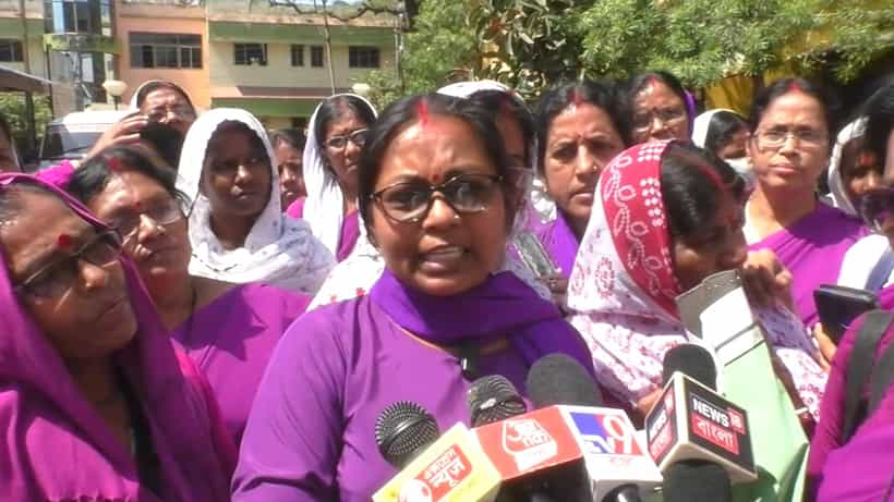 ASHA workers protest: ৫ হাজার টাকায় সংসার চলে? তাও ৪-৫ মাস বাকি! রেগে লাল আশা কর্মীরা
