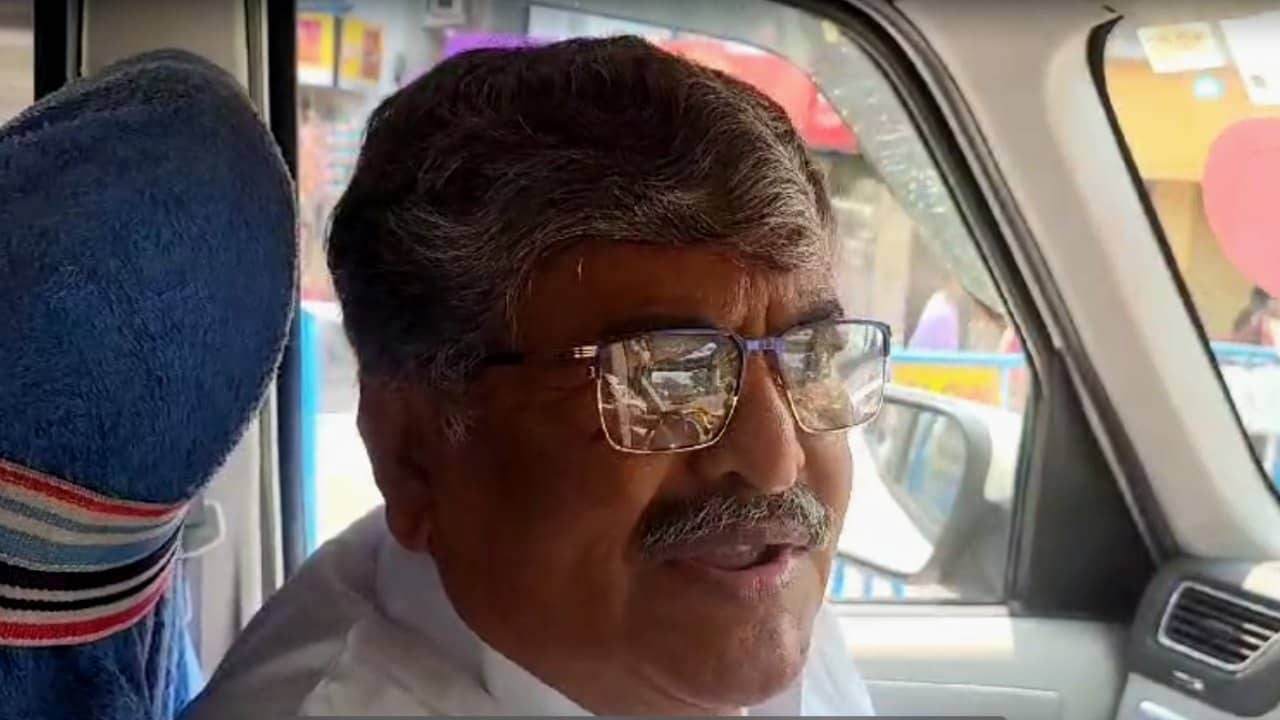 TMC MLA: ‘এক থেকে দেড় লাখের বেশি মাইনে, ৫ লাখ পাই প্লেনে চড়ার জন্য’, নিজেই নিজের যোগ্যতা নিয়ে প্রশ্ন তুললেন TMC MLA