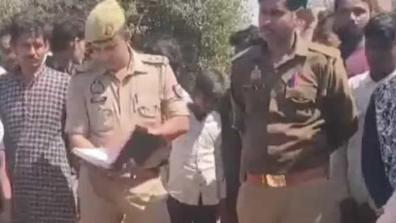স্ত্রী-প্রেমিকা 'না' করে দিয়েছিল, শরীর ভোগ করতে পাড়ার বাচ্চা ছেলেটার সঙ্গেই ঘৃণ্যতম কাজ করল দুই বন্ধু! খবরটা শুনে শিউরে উঠছে পড়শিরাও স্ত্রী-প্রেমিকা 'না' করে দিয়েছিল, শরীর ভোগ করতে পাড়ার বাচ্চা ছেলেটার সঙ্গেই ঘৃণ্যতম কাজ করল দুই বন্ধু! খবরটা শুনে শিউরে উঠছে পড়শিরাও