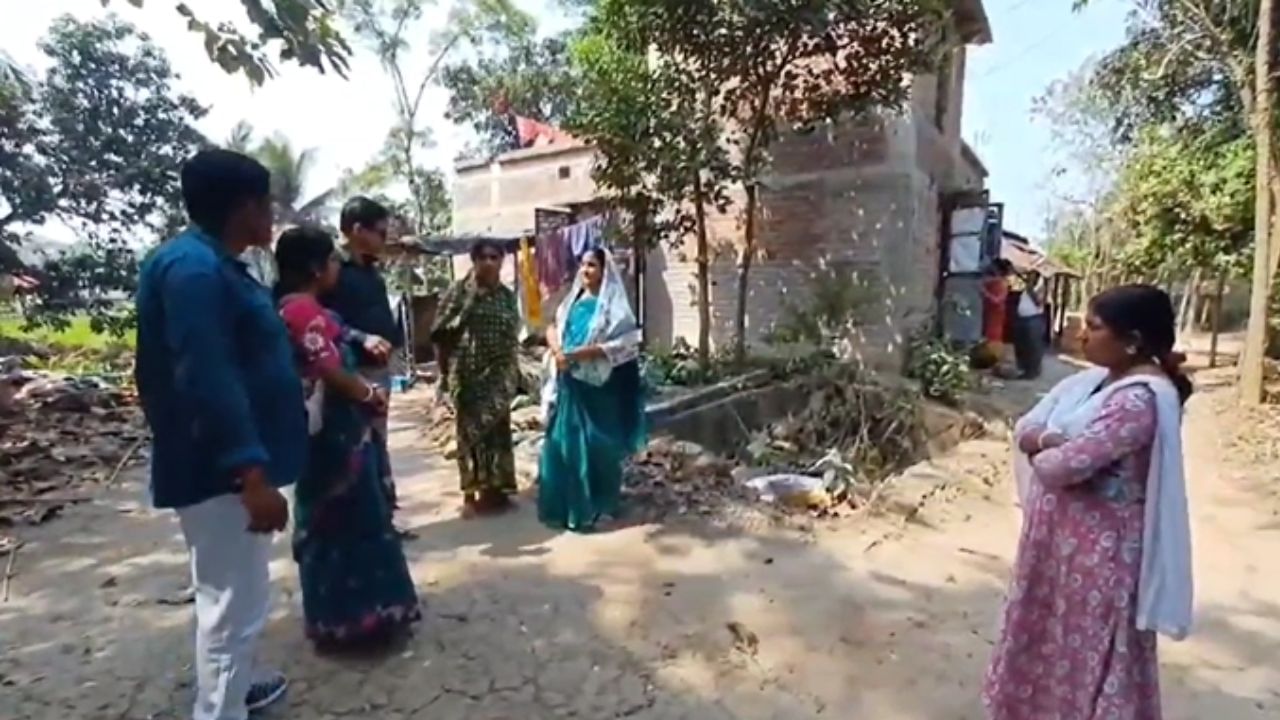 Awas: আবাসের ৬০ হাজার অ্যাকাউন্টে ঢুকেছে... আর তারপরই হয়ে যাচ্ছে কেল্লা ফতে! এবার আবাস নিয়ে বড় পদক্ষেপ বাংলার প্রশাসনের Awas: আবাসের ৬০ হাজার অ্যাকাউন্টে ঢুকেছে... আর তারপরই হয়ে যাচ্ছে কেল্লা ফতে! এবার আবাস নিয়ে বড় পদক্ষেপ বাংলার প্রশাসনের