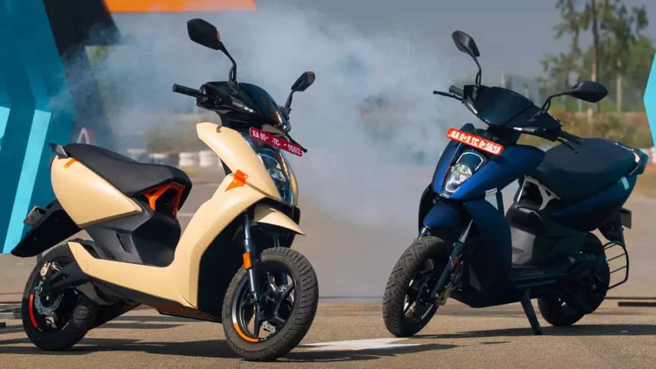 Electric Vehicle: পেট্রোলে হড়কে যাচ্ছেন? ইলেকট্রিক বাইক কিনলে মাসে কত টাকা বাঁচাবেন, জেনে নিন Electric Vehicle: পেট্রোলে হড়কে যাচ্ছেন? ইলেকট্রিক বাইক কিনলে মাসে কত টাকা বাঁচাবেন, জেনে নিন