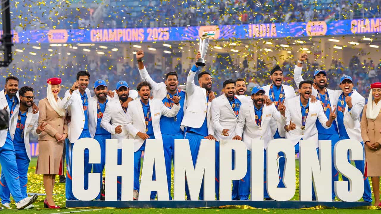 Champions Trophy: মিনি বিশ্বকাপজয়ী টিম ইন্ডিয়াকে ICC-র থেকে প্রায় তিনগুণ বেশি টাকা দিচ্ছে বিসিসিআই Champions Trophy: মিনি বিশ্বকাপজয়ী টিম ইন্ডিয়াকে ICC-র থেকে প্রায় তিনগুণ বেশি টাকা দিচ্ছে বিসিসিআই