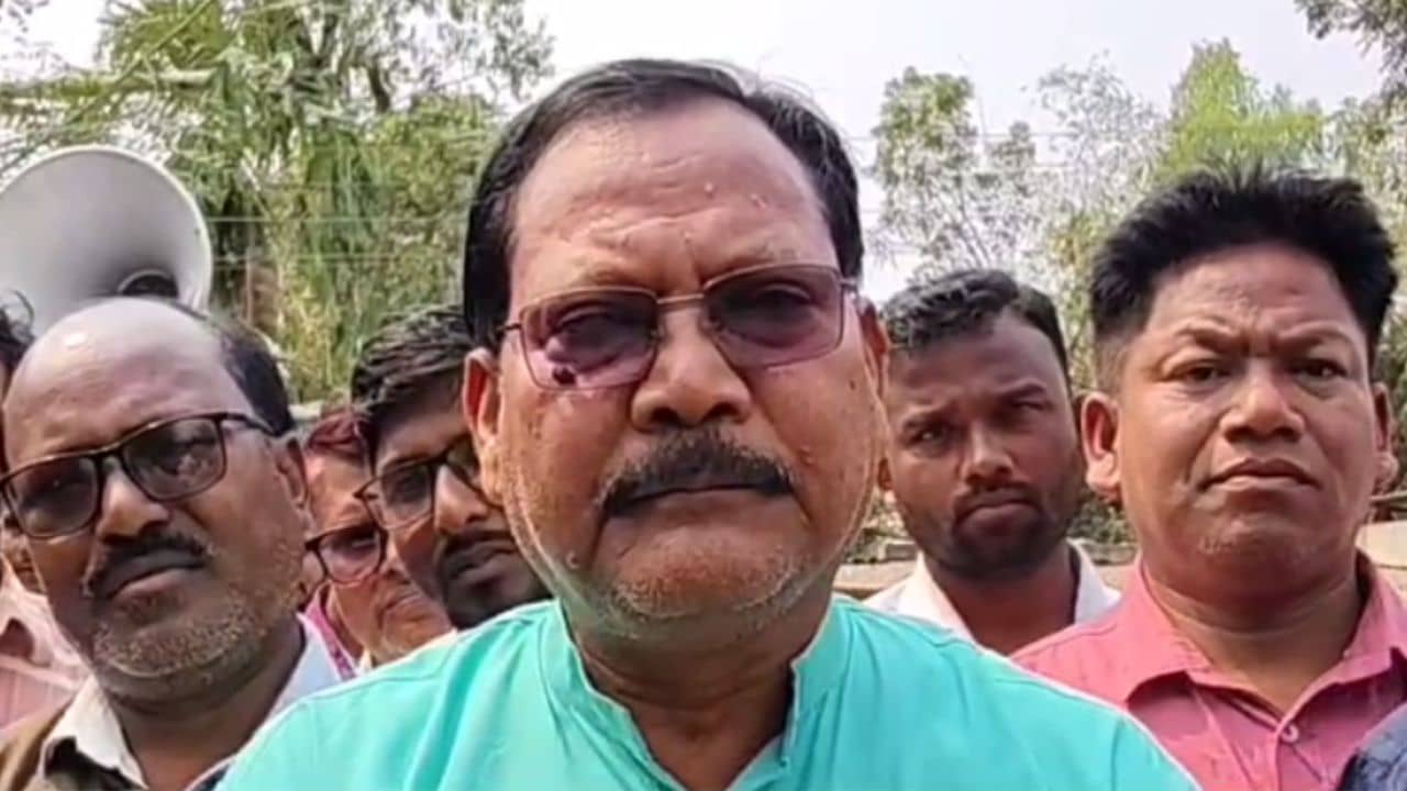 BJP-TMC: লোকসভার সময় BJP-কে ভোট দিয়েছেন TMC বিধায়ক? মুখ ফস্কে খগেশ্বর বললেন...