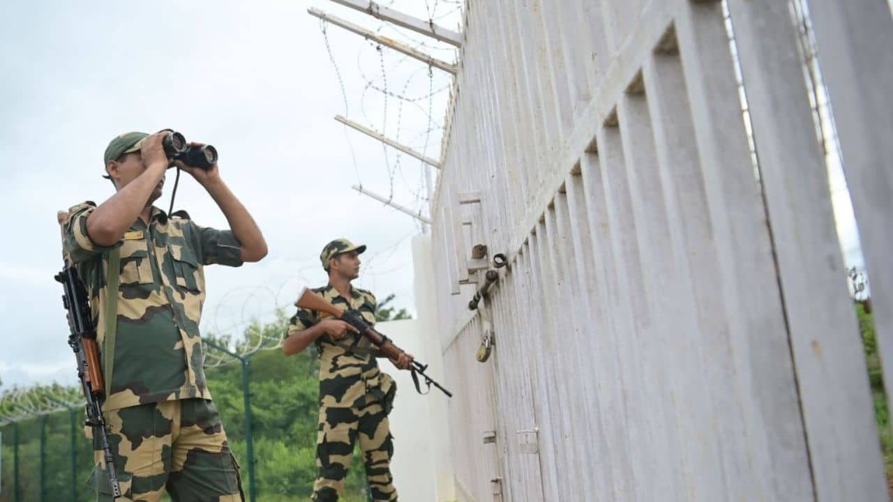 Malda: মালদহের সীমান্ত এলাকায় উত্তেজনা, দ্রুত বাহিনী মোতায়নের নির্দেশ শাহের