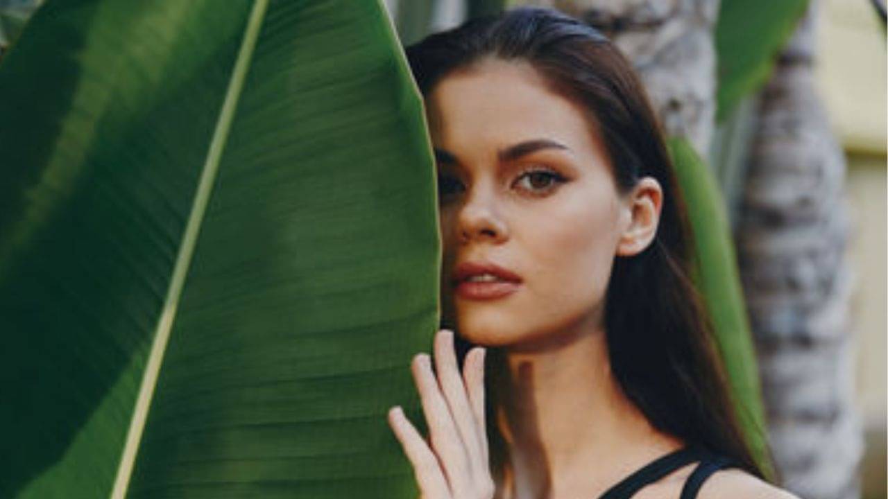 এই পাতা মাখলেই টাক মাথায় গজাবে চুল, ত্বক হবে চকচকে, ক্রিম, শ্যাম্পু সব ফেল!