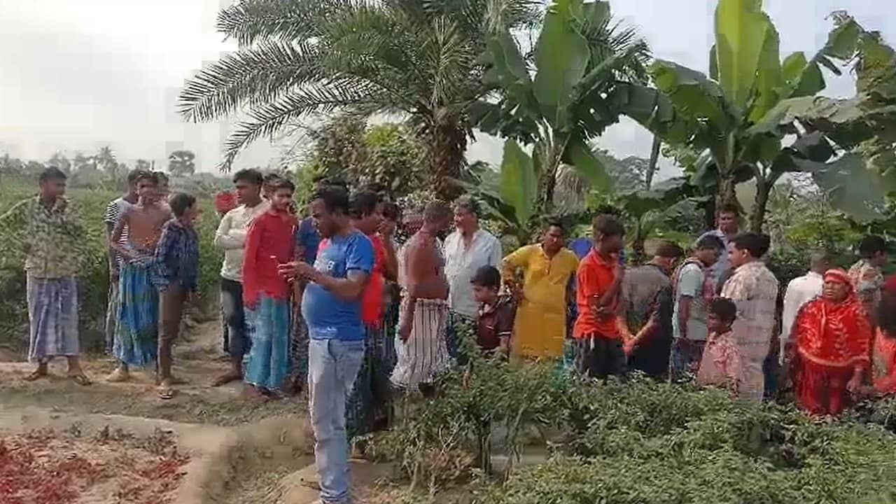 Bhangar: মাঝরাতে লঙ্কা ক্ষেত থেকে কৃষকের রক্তাক্ত দেহ উদ্ধার, ব্যাপক উত্তেজনা ভাঙড়ে! খুনের দাবি পরিবারের