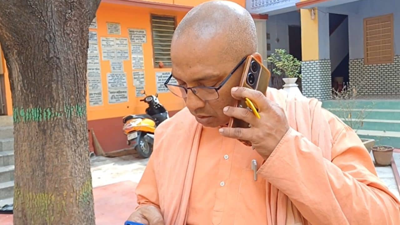 Purulia:  রেকর্ড ভুক্ত জমি কি ভাবে অন্যের নামে হয়ে গেল? ভারত সেবাশ্রম সঙ্ঘের জমিতে নির্মাণ নিয়েই প্রশ্ন