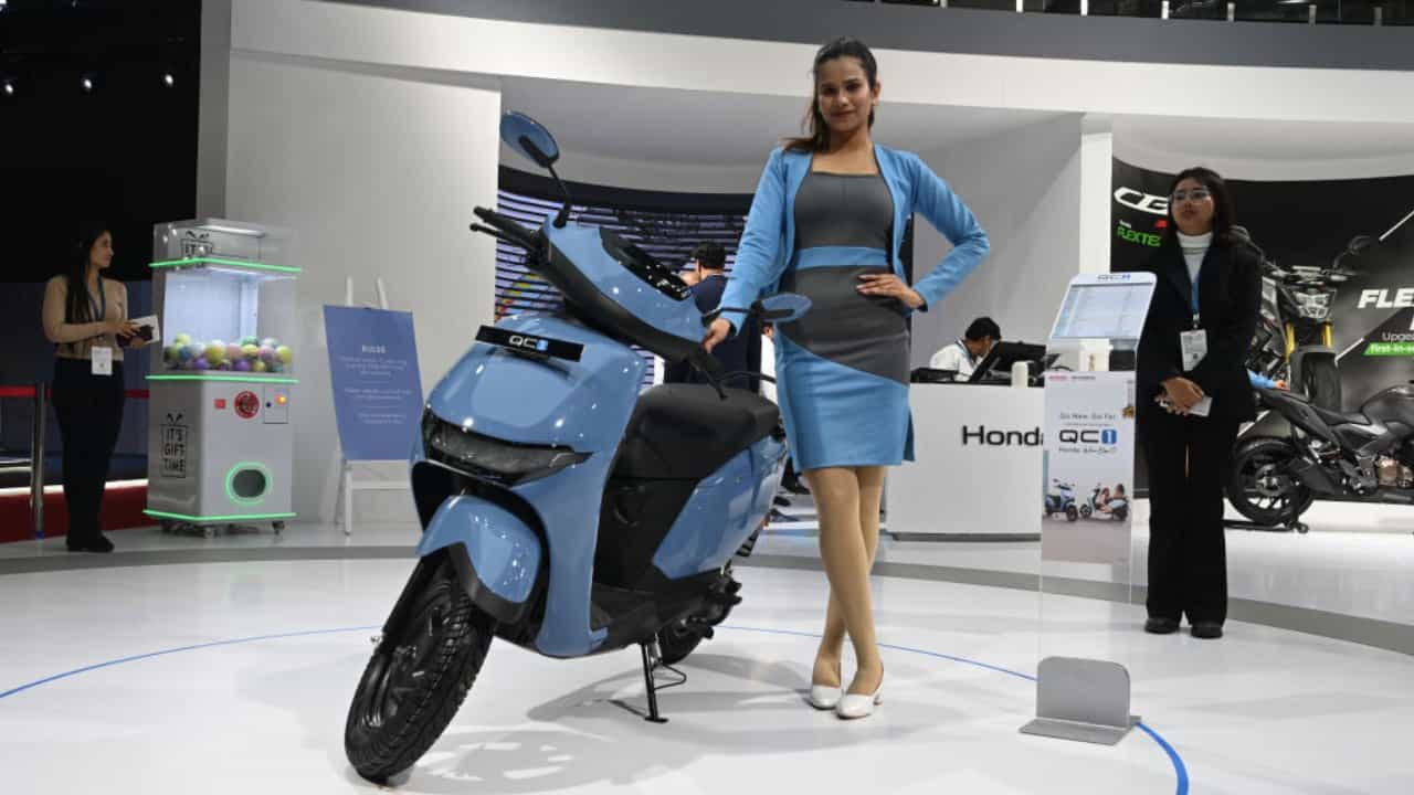 Bike Loan: লোন নিয়ে বাইক কিনছেন? কোন ব্যাঙ্ক সবথেকে কম সুদ দিচ্ছে জেনে নিন