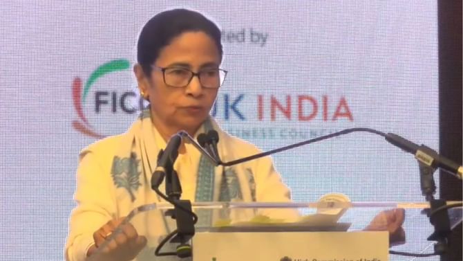 'বাংলায় বেকারত্ব ৪৬ শতাংশ কমেছে, এটা বড় সাফল্য নয়?'