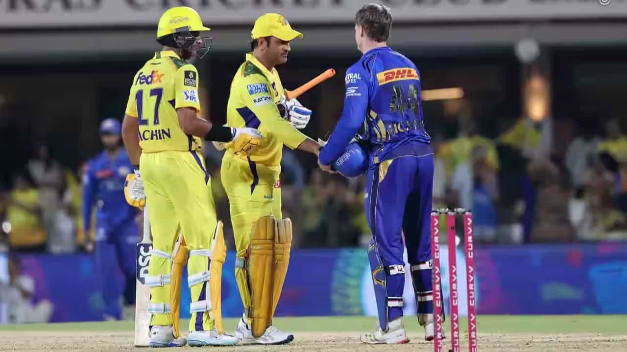 CSK vs MI IPL Match Result: ধোনি নামলেন, 'জেতানো' হল না, চেন্নাই দুর্গে রুদ্ধশ্বাস ম্যাচ CSK vs MI IPL Match Result: ধোনি নামলেন, 'জেতানো' হল না, চেন্নাই দুর্গে রুদ্ধশ্বাস ম্যাচ