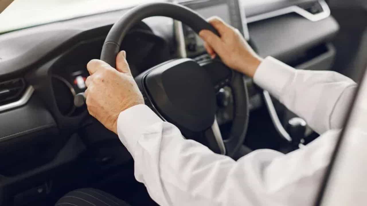 Driving Licence: ভারতীয় ড্রাইভিং লাইসেন্স নিয়েই গাড়ি চালাতে পারবেন বিশ্বের এই ২৫টি দেশে, জেনে নিন Driving Licence: ভারতীয় ড্রাইভিং লাইসেন্স নিয়েই গাড়ি চালাতে পারবেন বিশ্বের এই ২৫টি দেশে, জেনে নিন