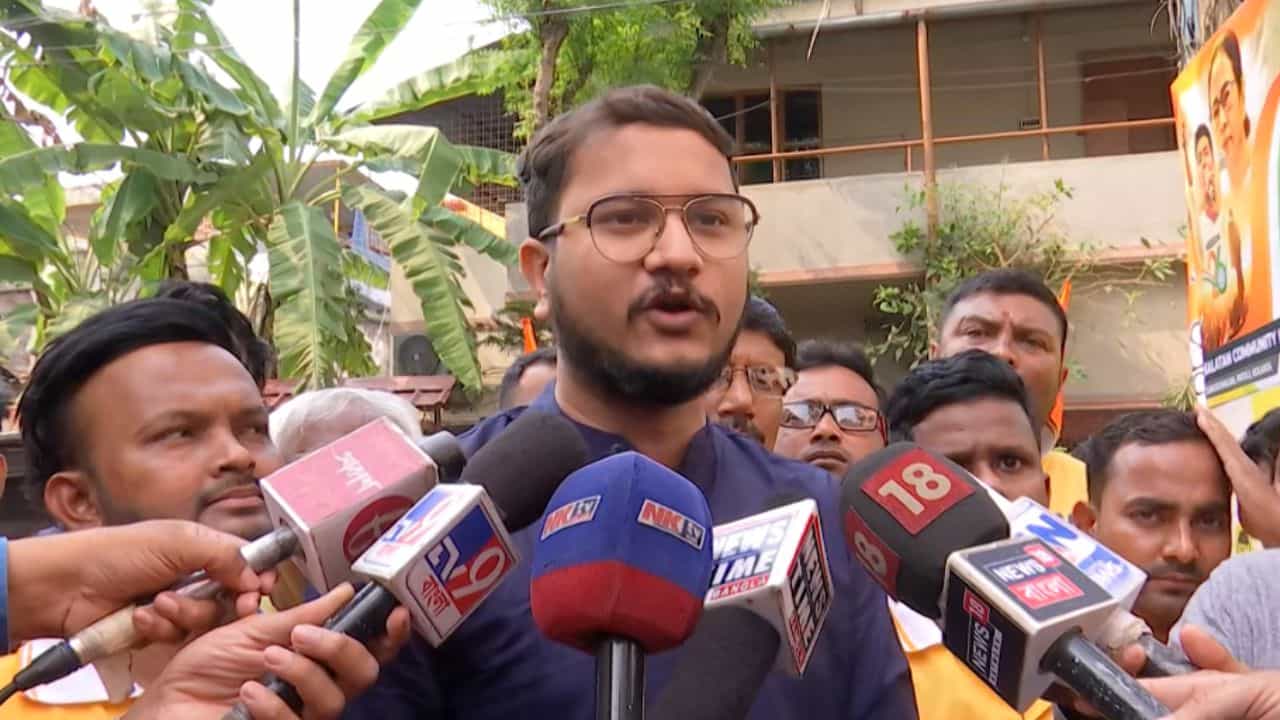 Debanshu Bhattacharya: মানবদেহে নতুন রক্তকণিকা খুঁজে পেলেন দেবাংশু! Debanshu Bhattacharya: মানবদেহে নতুন রক্তকণিকা খুঁজে পেলেন দেবাংশু!