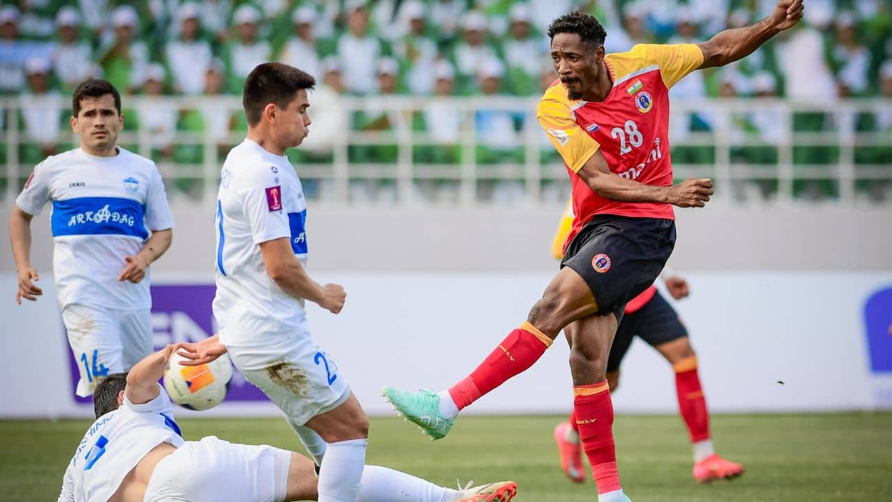 East Bengal: এএফসি টুর্নামেন্টে এমন রেফারিং! দশ জনের মরিয়া লড়াইয়েও ইস্টবেঙ্গলের বিদায়