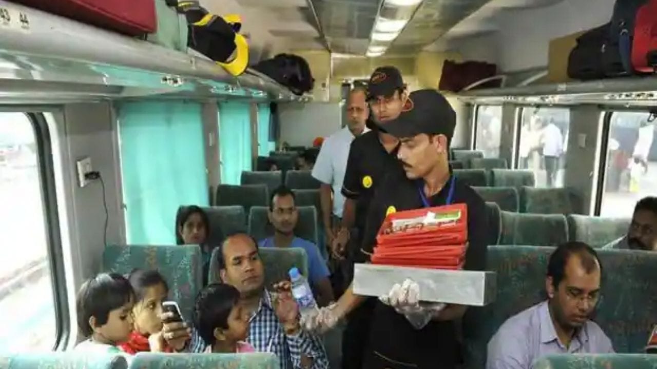 ট্রেনের খাবারে আর কোনও অভিযোগ নয়! পরিচ্ছন্নতা নিশ্চিতে আইআরসিটিসির এআই চমক