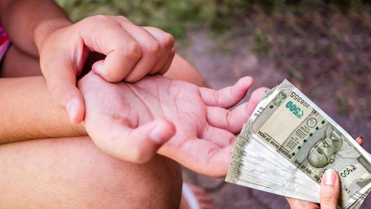 ডান হাতের তালু চুলকোলে সত্যিই কি টাকা আসে? জানুন আসল ব্যাপার