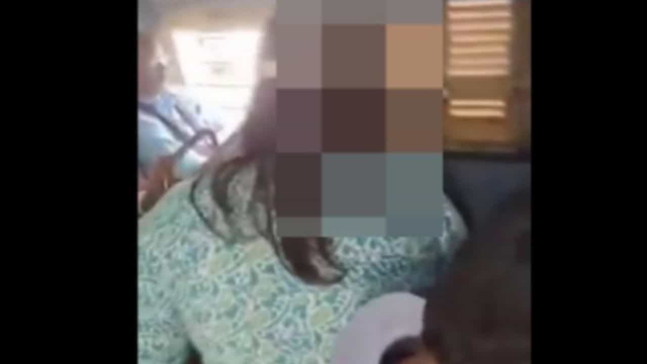 Harassment: বালুরঘাট এক্সপ্রেসে হেনস্থার অভিযোগে প্রৌঢ়কে তরুণীর থাপ্পড়! ভিডিয়ো ঘিরে উত্তাল রাজনীতি Harassment: বালুরঘাট এক্সপ্রেসে হেনস্থার অভিযোগে প্রৌঢ়কে তরুণীর থাপ্পড়! ভিডিয়ো ঘিরে উত্তাল রাজনীতি