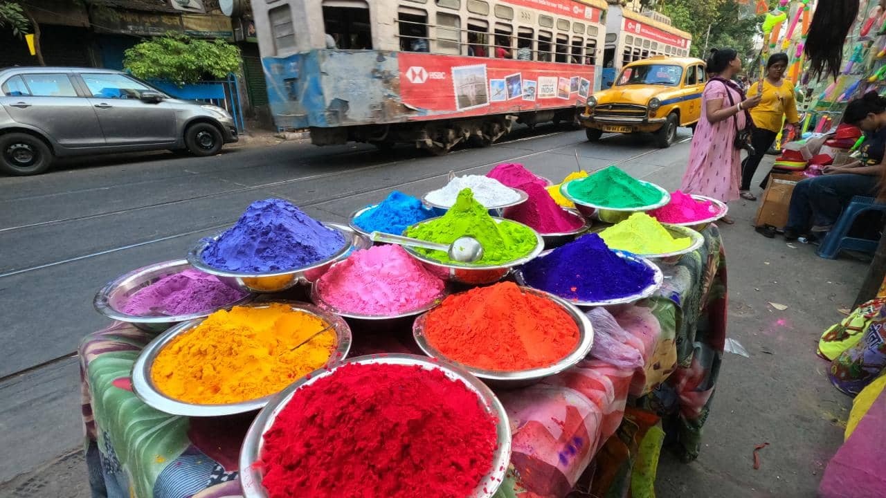 Rain Forecast: দোলে বৃষ্টি হবে? শেষবেলায় আবহাওয়া দফতর কী জানিয়ে দিল দেখে নিন
