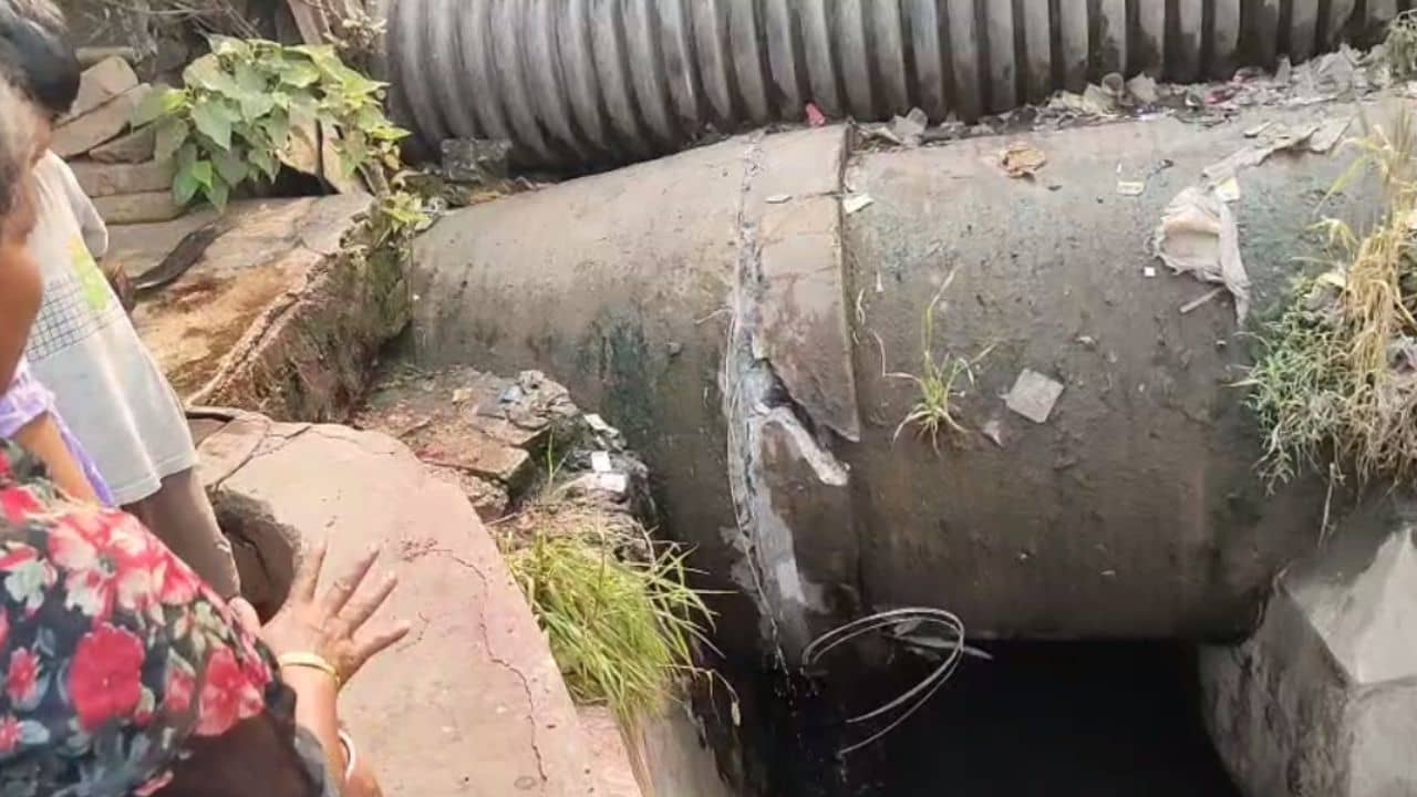 Howrah: ফেটে গেল পাইপ, জল না পাওয়ার আশঙ্কা শহরে, প্রস্তুত হচ্ছে পুরসভাও