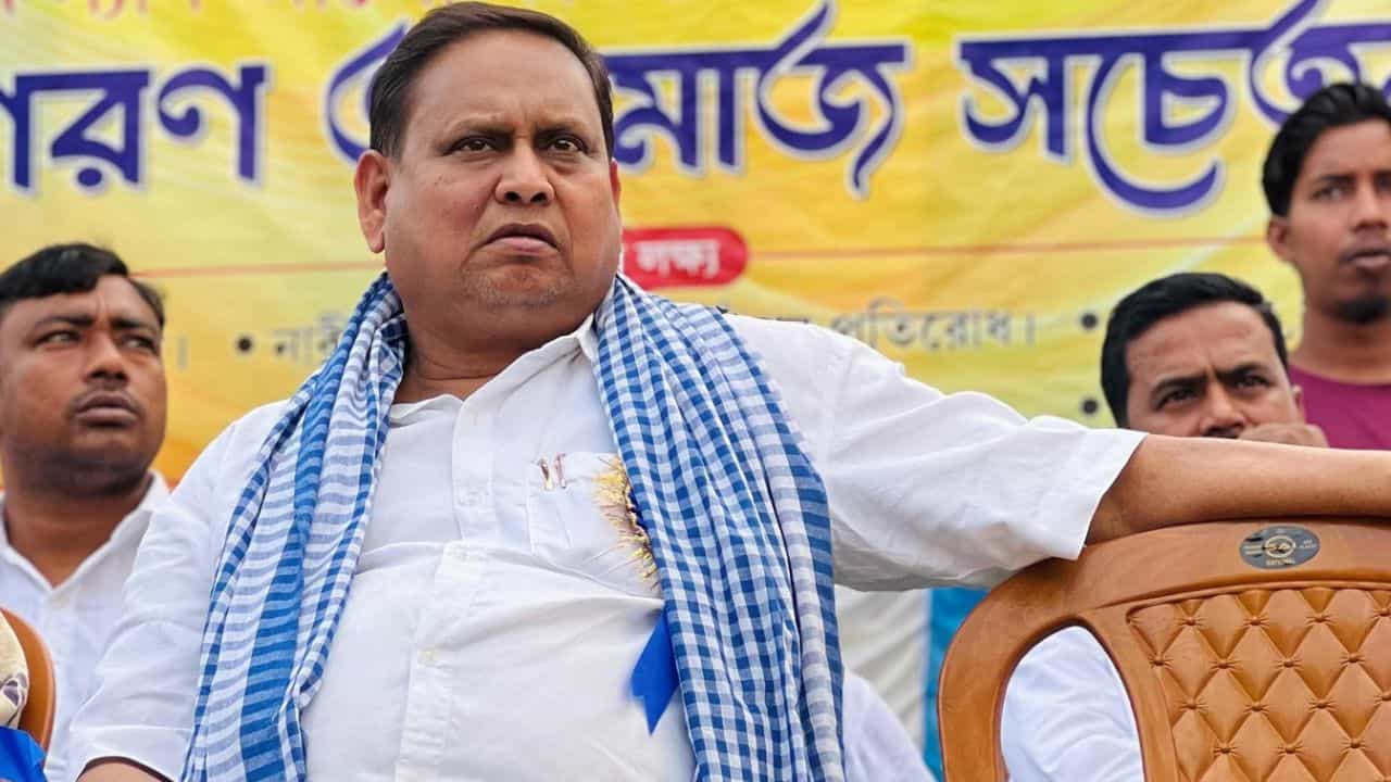 Humayun Kabir: আর শোকজ নয়, এবার সশরীরে হাজিরা দেওয়ার নির্দেশ হুমায়ুন কবীরকে Humayun Kabir: আর শোকজ নয়, এবার সশরীরে হাজিরা দেওয়ার নির্দেশ হুমায়ুন কবীরকে