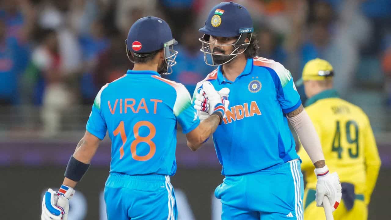 IND vs AUS Semi-Final Match Report: অস্ট্রেলিয়া বাধা টপকে ফাইনালে ভারত, রান তাড়ায় জ্বলে উঠলেন বিরাট IND vs AUS Semi-Final Match Report: অস্ট্রেলিয়া বাধা টপকে ফাইনালে ভারত, রান তাড়ায় জ্বলে উঠলেন বিরাট