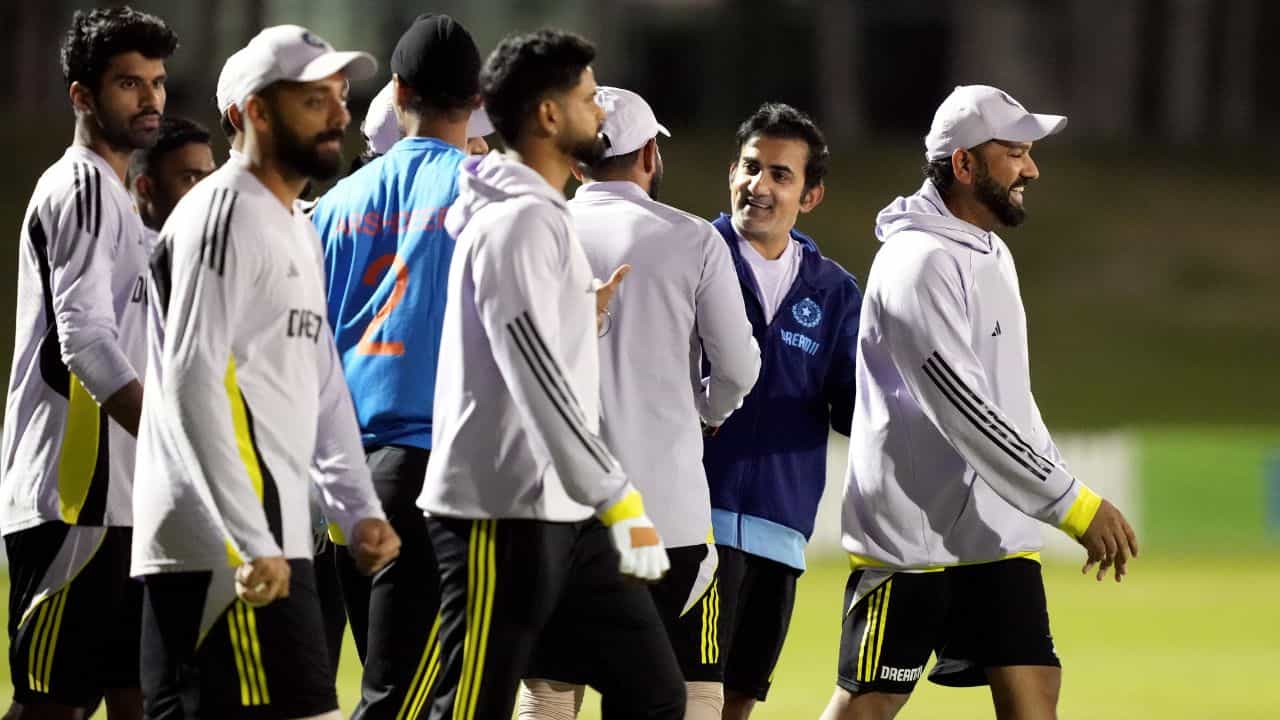 India vs Australia Match Preview: সেমিতে জোড়া 'মাথা'ব্যথা রোহিতের, ভরসা মিডল অর্ডার-ওভার! India vs Australia Match Preview: সেমিতে জোড়া 'মাথা'ব্যথা রোহিতের, ভরসা মিডল অর্ডার-ওভার!