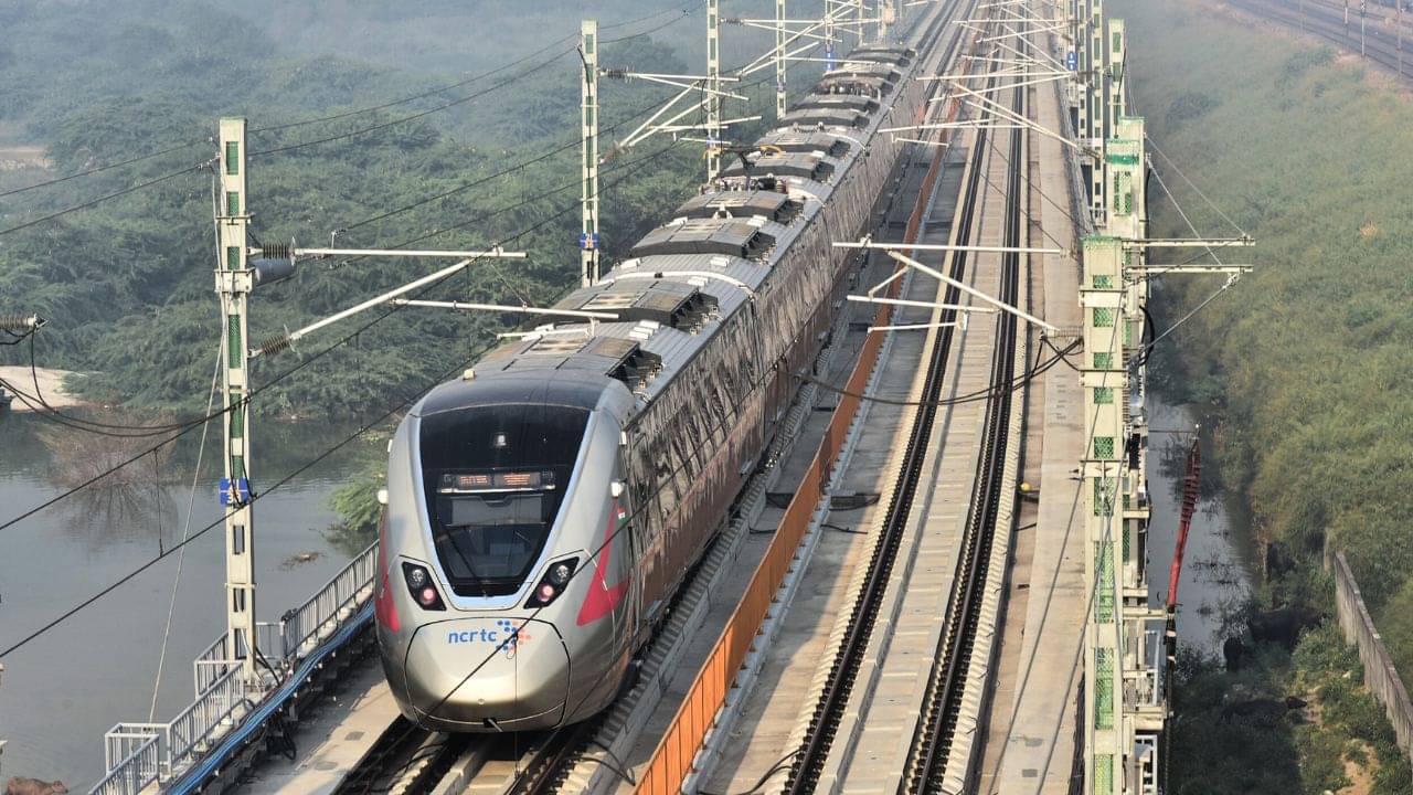 Indian Railways: ভারতীয় রেল Vs পাকিস্তান-বাংলাদেশ রেল, এই তথ্য জানলে চমকে যাবেন