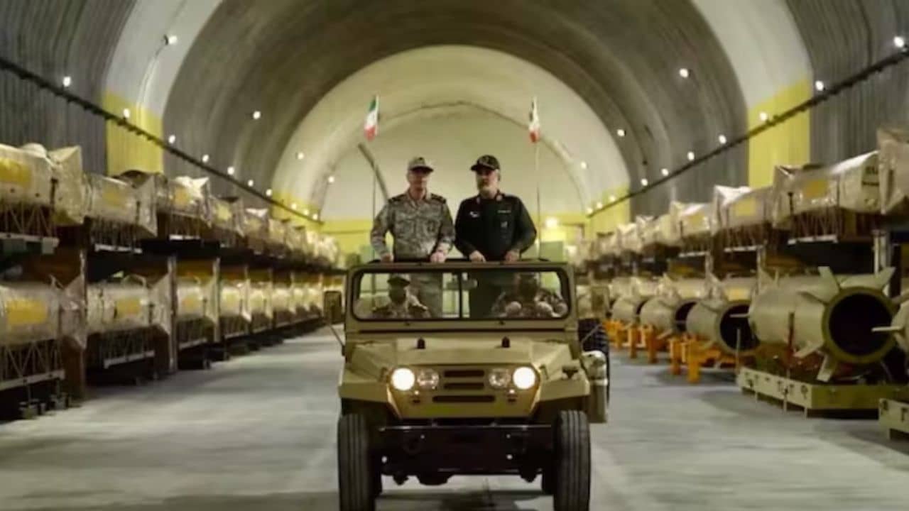 US-Iran: ট্রাম্পের বোমার জবাব মিসাইলে, ইরান সাফ জানিয়ে দিল, রেডি টু লঞ্চ মোডে তৈরি তারা