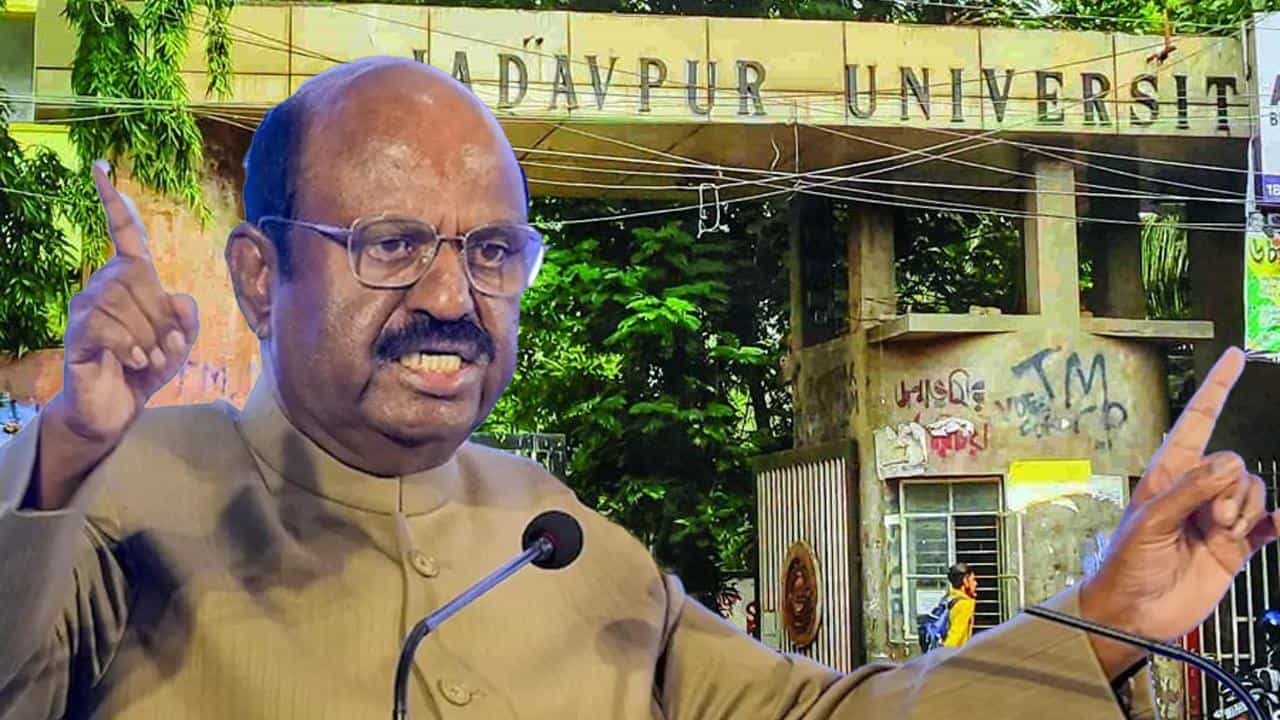 CV Ananda Bose on JU: তৈরি বিশেষ তদন্ত কমিটি, উপাচার্যের রিপোর্ট পেতেই জরুরি বৈঠক রাজ্যপাল CV Ananda Bose on JU: তৈরি বিশেষ তদন্ত কমিটি, উপাচার্যের রিপোর্ট পেতেই জরুরি বৈঠক রাজ্যপাল