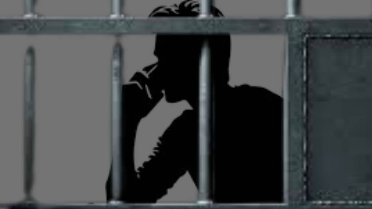 Murshidabad: জেলে ঢুকিয়েও শান্তি নেই! মামলা তুলুন, ধর্ষণে অভিযুক্তের ফোন এল শ্রীঘর থেকেই