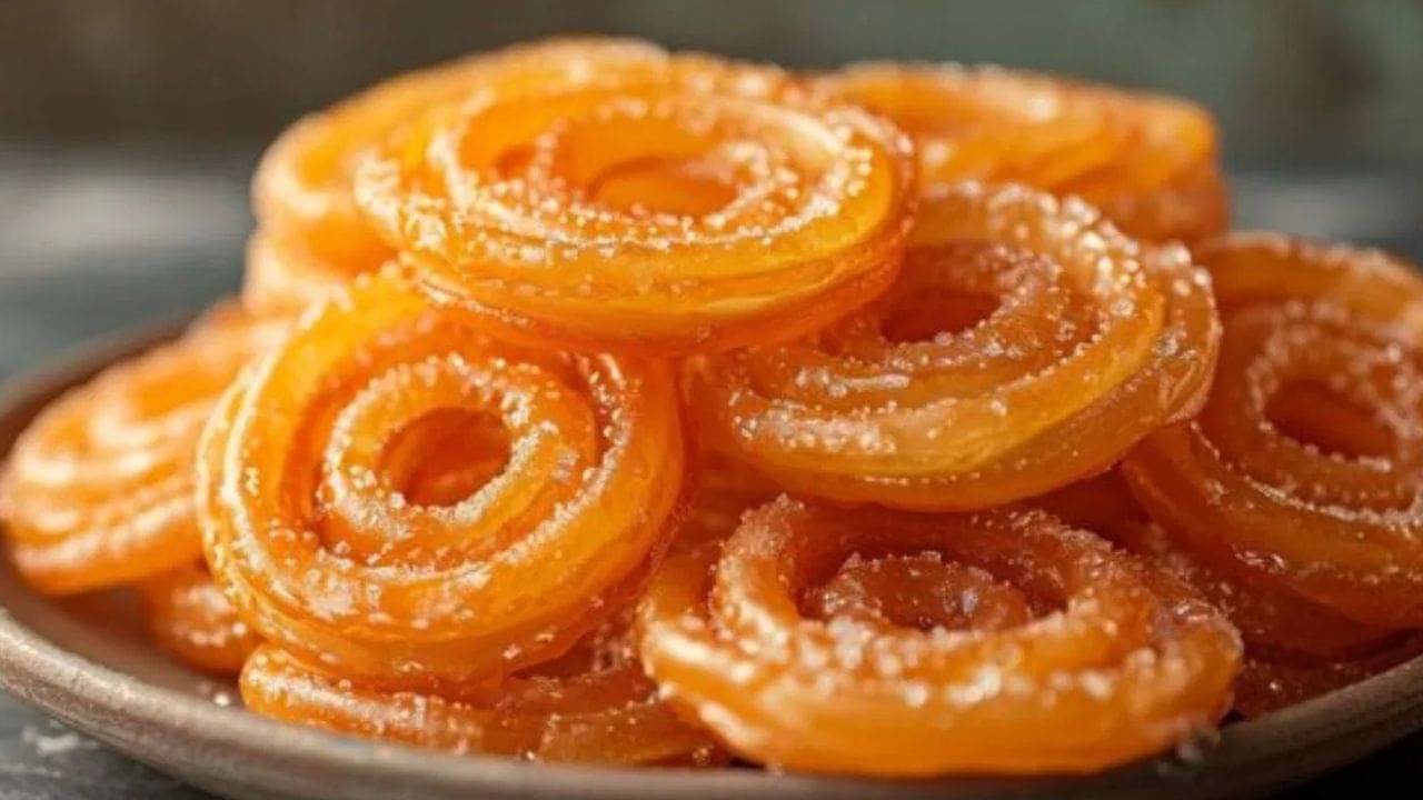 ১০ মিনিটেই তৈরি হবে সুস্বাদু জিলিপি, এই সহজ রেসিপিতে মন কেড়ে নিন অতিথিদের