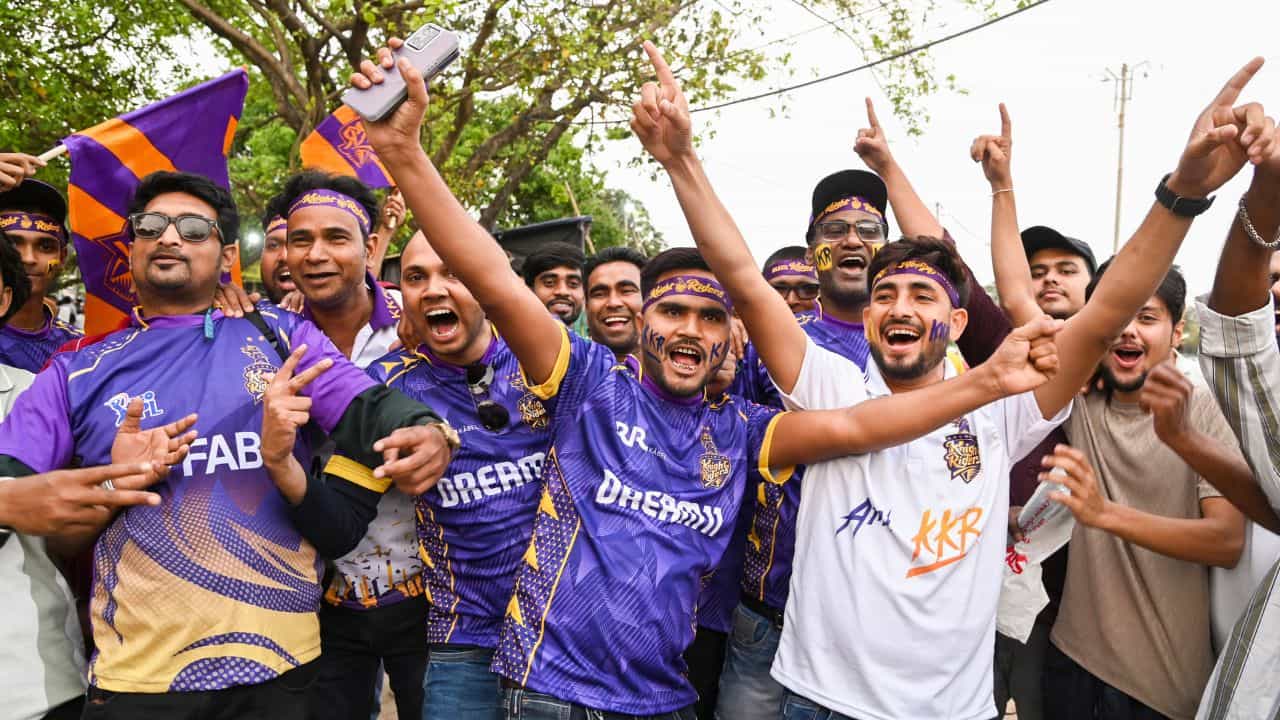 IPL Ticket Price: ইডেনে আইপিএল টিকিটের দাম কমল, জেনে নিন কত হল IPL Ticket Price: ইডেনে আইপিএল টিকিটের দাম কমল, জেনে নিন কত হল