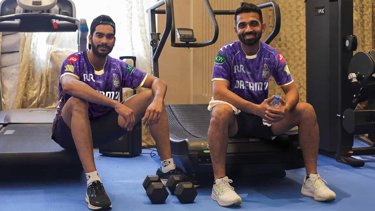 Ajinkya Rahane-Venkatesh Iyer: অপেক্ষার অবসান, ক্যাপ্টেনের নাম ঘোষণা করে দিল কেকেআর Ajinkya Rahane-Venkatesh Iyer: অপেক্ষার অবসান, ক্যাপ্টেনের নাম ঘোষণা করে দিল কেকেআর