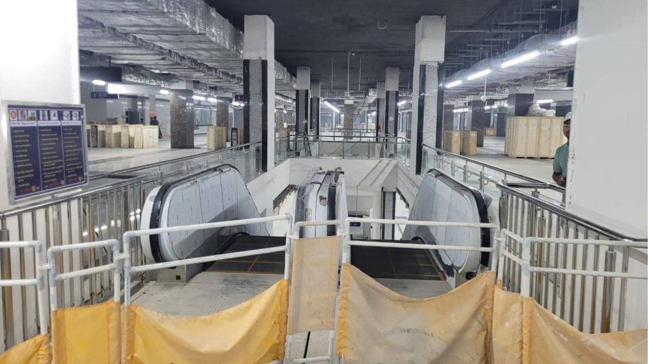 Kolkata Metro: সত্যিই লন্ডন হল কলকাতা! বিমানবন্দরে নেমেই মেট্রো পাবেন এবার, অপেক্ষা আর কদিন