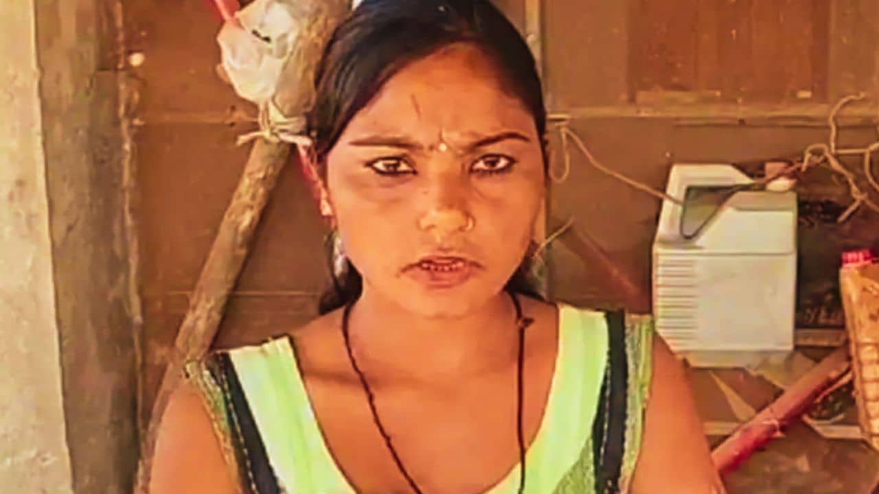 Bizarre: থেঁতলানো মাথা, হাতে ট্যাটু- মেয়ের বডিটা চিনেছিলেন বাবা, ২ বছর পর চোখের সামনে দাঁড়িয়ে সেই ললিতা! এ কী করে সম্ভব