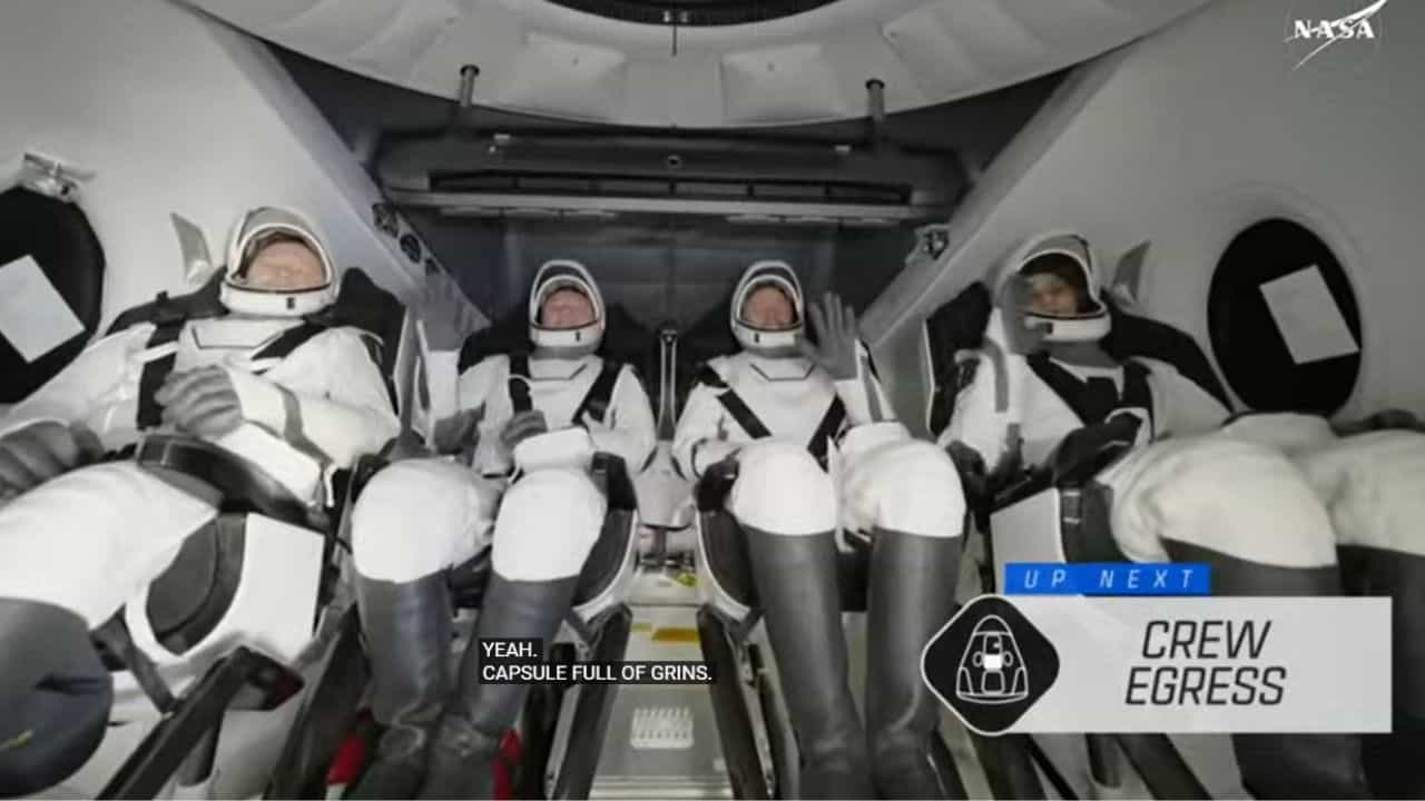 Sunita Williams Returns: ১৭ ঘণ্টার উৎকণ্ঠা শেষে ঘরে ফিরলেন সুনীতারা, ফ্লোরিডায় ড্রাগনের সফল অবতরণ Sunita Williams Returns: ১৭ ঘণ্টার উৎকণ্ঠা শেষে ঘরে ফিরলেন সুনীতারা, ফ্লোরিডায় ড্রাগনের সফল অবতরণ