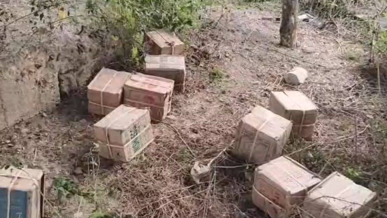 Alipurduar: পরপর পড়ে আছে ডিমের কার্টুন, দেখেই সন্দেহ হয়, বোমা নয়, খুলতেই যা বেরল...