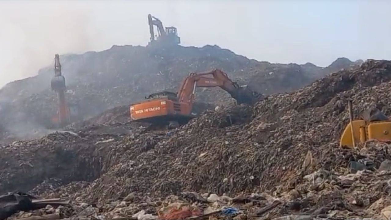 Dumping Ground: দুর্গন্ধে টেকা দায়! জানালা খুললেই ঘর ভরে যায় পোড়া ধোঁয়ায়, দ্বিতীয় বেলগাছিয়া হবে না তো! আশঙ্কায় দমদম