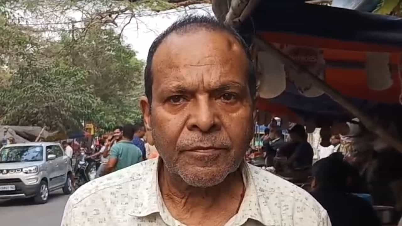 Barasat: 'রেগুলার রাতে চাই... ম্যাট্রিমনি থেকে এ কেমন বউমা এনেছিলাম', মানতেই পারছেন না শ্বশুর Barasat: 'রেগুলার রাতে চাই... ম্যাট্রিমনি থেকে এ কেমন বউমা এনেছিলাম', মানতেই পারছেন না শ্বশুর